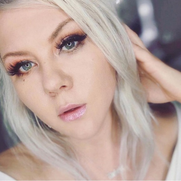 🧞‍♂️LE🧞‍♂️MAC Aladdin Collection Lipglass- Magic Carpet Ride - Picture 9 of 16